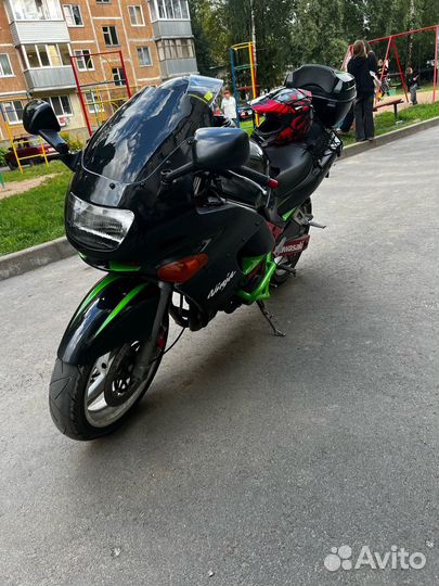 Kawasaki zzr400