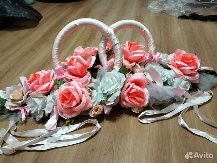 Свадебное украшение на машину