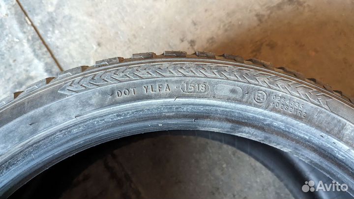 Nokian Tyres Hakkapeliitta 8 255/35 R19 96H