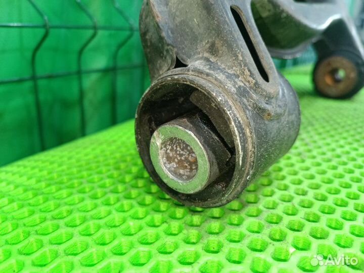 Рычаг подвески нижний передний правый