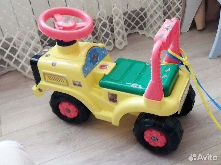 Детский трактор беговел