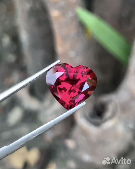 Гранат 4,75 карат, Танзания