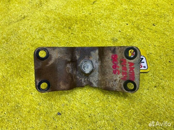 Подушка коробки передач передняя Toyota Land