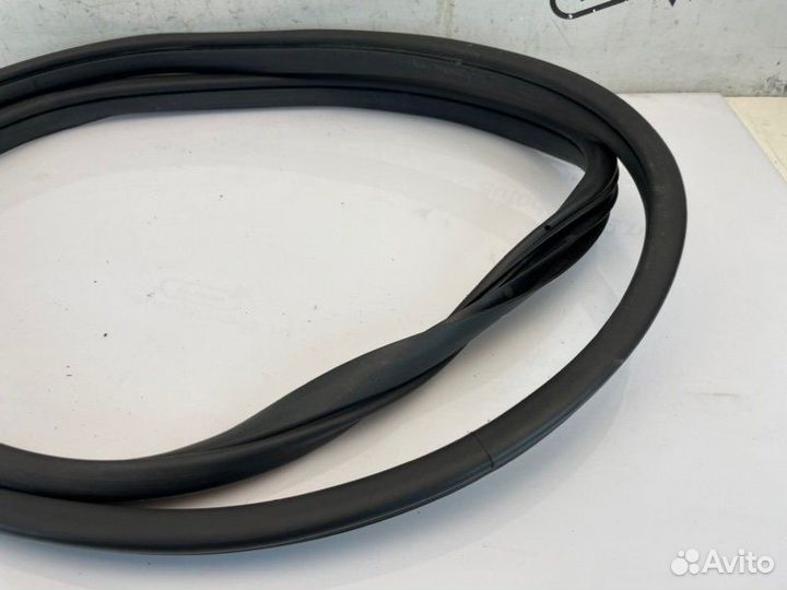 Уплотнитель проема двери задний левый Kia Seltos