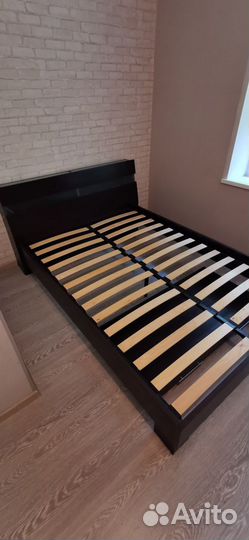 Кровать двухспальная с матрасом