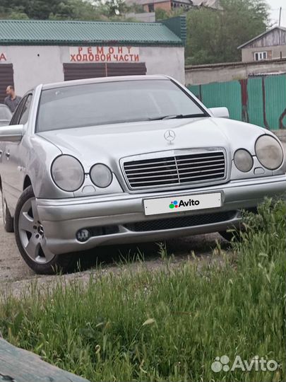 Mercedes-Benz E-класс 2.4 AT, 1997, битый, 520 000 км
