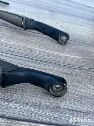 Поводки дворников Volkswagen Passat