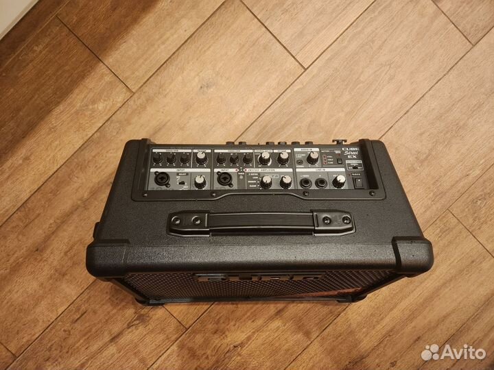 Гитарный комбоусилитель Roland