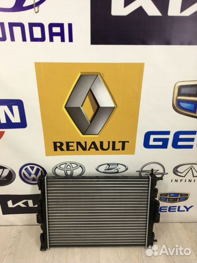 Радиатор охлаждения двигателя основной Renault meg