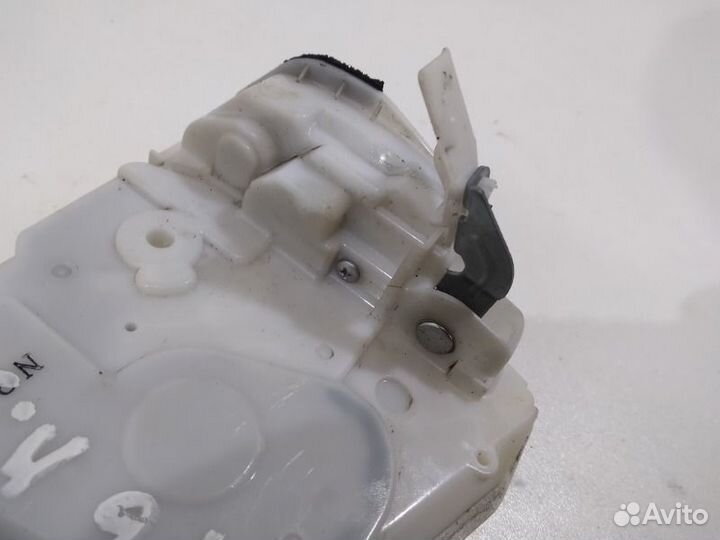 Замок двери задний левый Mazda 6 GH 2007-2012