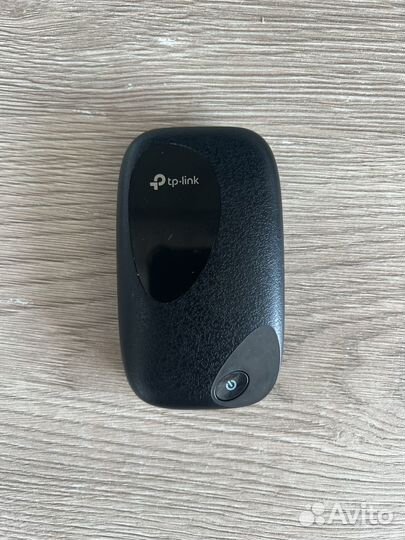 Wi-Fi роутер TP-link M7200, черный