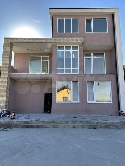 Дом 286 м² на участке 9,5 сот.