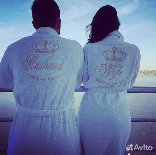 Парные махровые халаты с вышивкой