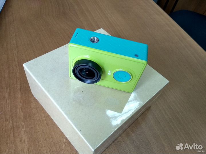 Экшн камера Xiaomi Yi 2K 30fps Зеленая Отличное со