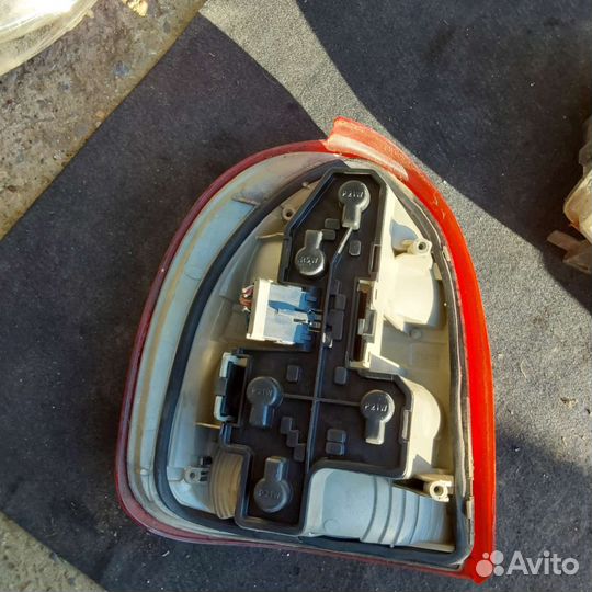 Opel corsa b задний правый фонарь