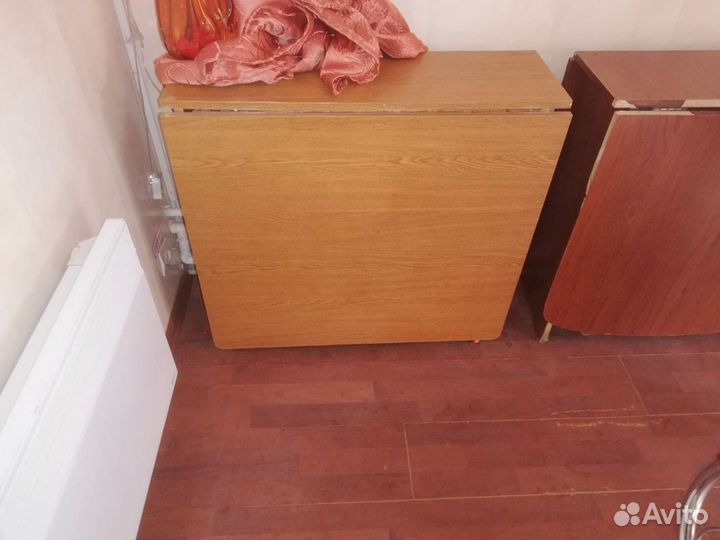 Стол книжка