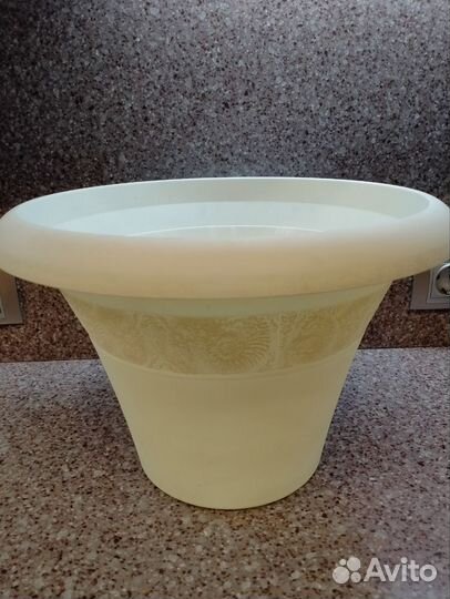 Горшок для цветов пластиковый кремовый Польша