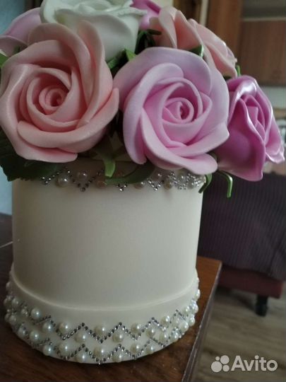 Букет роз в шляпной коробке