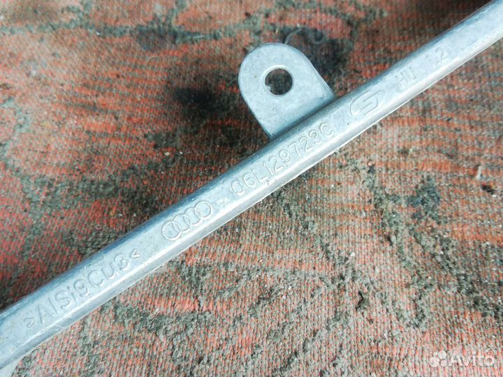 Кронштейн впускного коллектора Шкода Октавия 3 а7