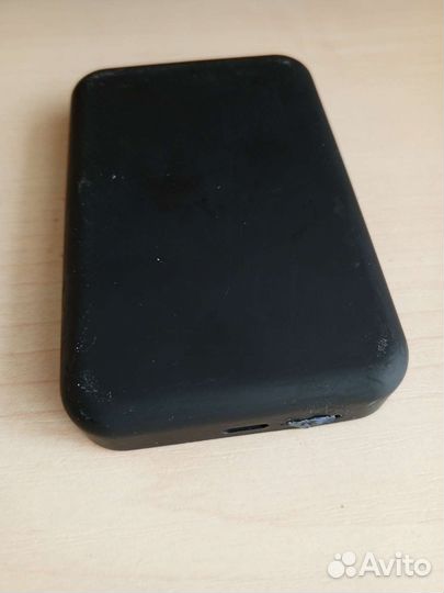 Повербанк apple