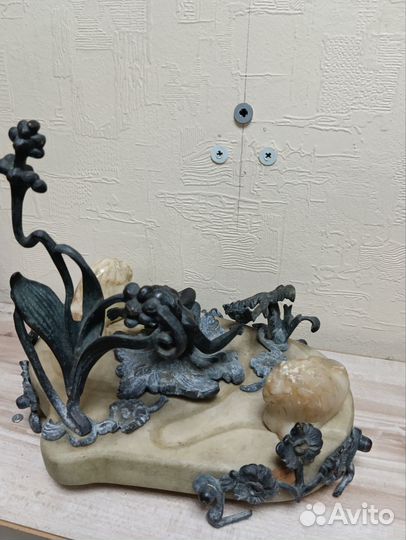 Декоративное настольное украшение мрамор и бронза