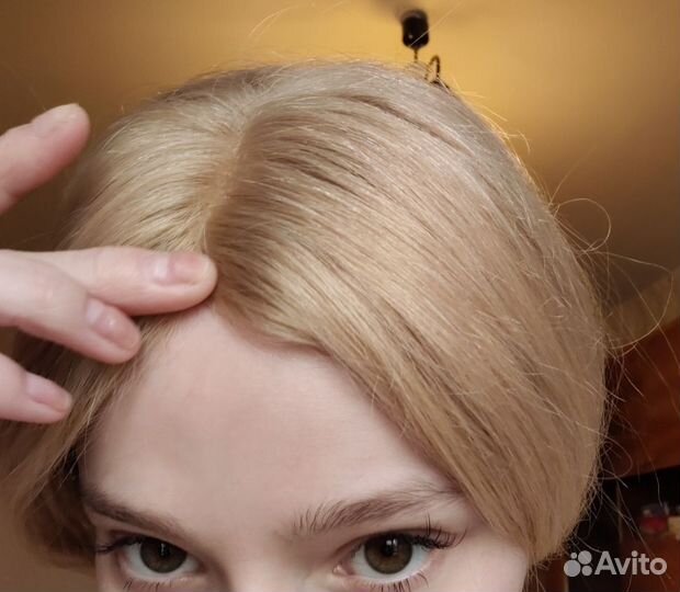 Парик натуральные волосы имитация пробора блонд