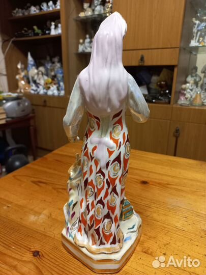 Продаю фарфоровые статуэтки СССР