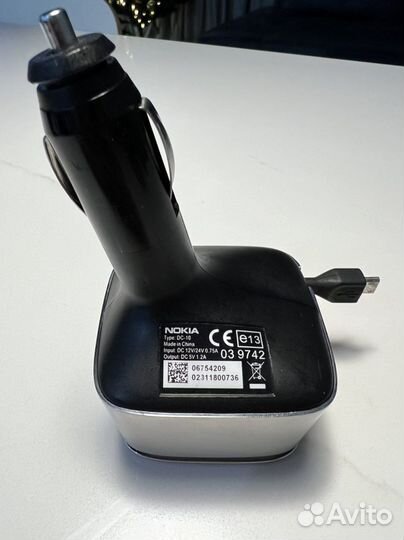 Автомобильное зарядное устройство Nokia DC-10