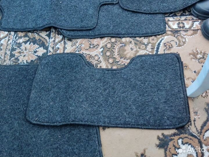 Автомобильные коврики комплект