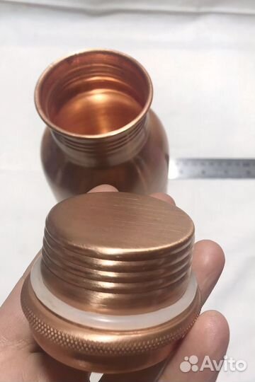 Медная бутылка