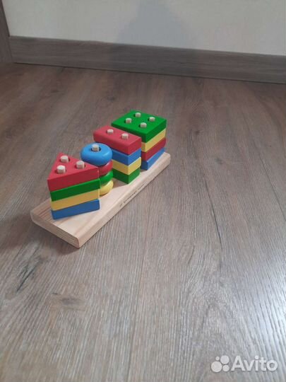 Деревянная пирамидка от 1 года