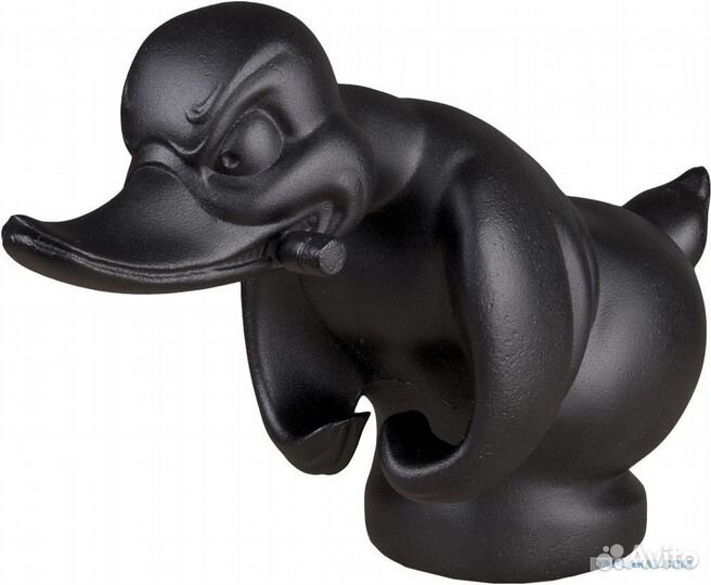 Злая утка на капот автомобиля