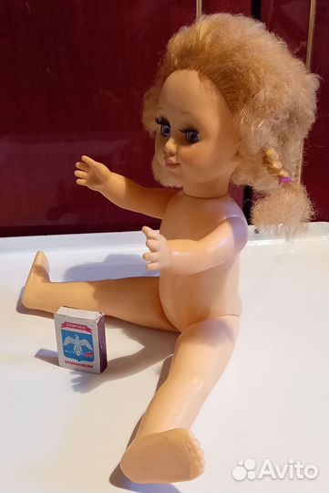 Кукла. Глаза открываются и закрываются хорошо