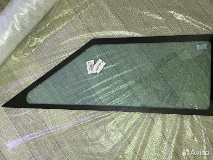 Стекло заднее Caterpillar