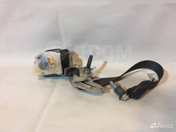 Ремень безопасности задний правый на Infiniti Jx35