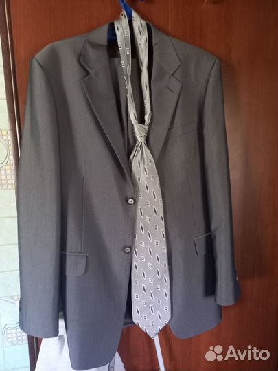 Продам мужской костюм