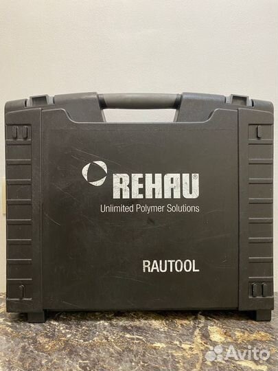 Продаю инструмент rehau rautool m1