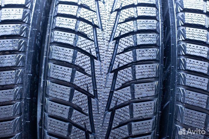 Hankook Winter I'Cept X RW10 215/70 R16 100T