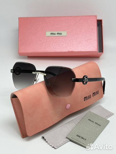 Солнцезащитные очки miu miu
