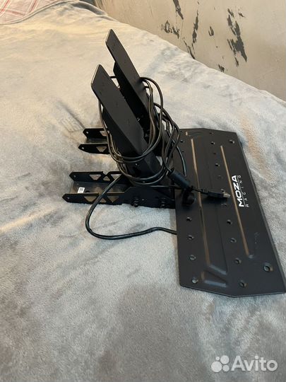 Руль игравой Moza