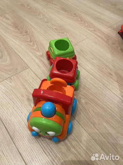Паровозик томас с прицепом на батарейках