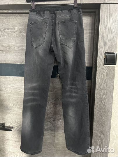 Джинсы утепленные на мальчика 12/13 158
