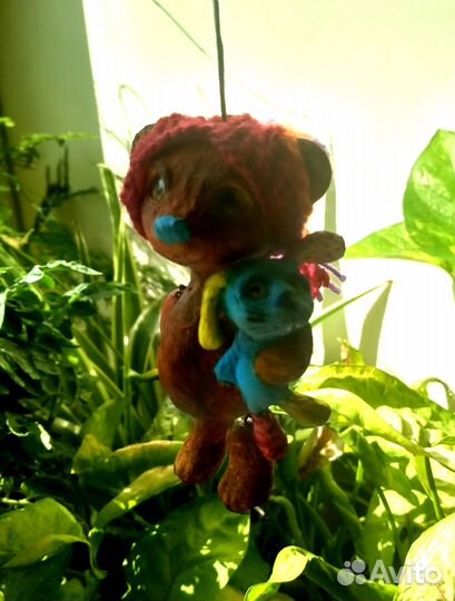 Игрушки фигурки животных. Мишка Дин