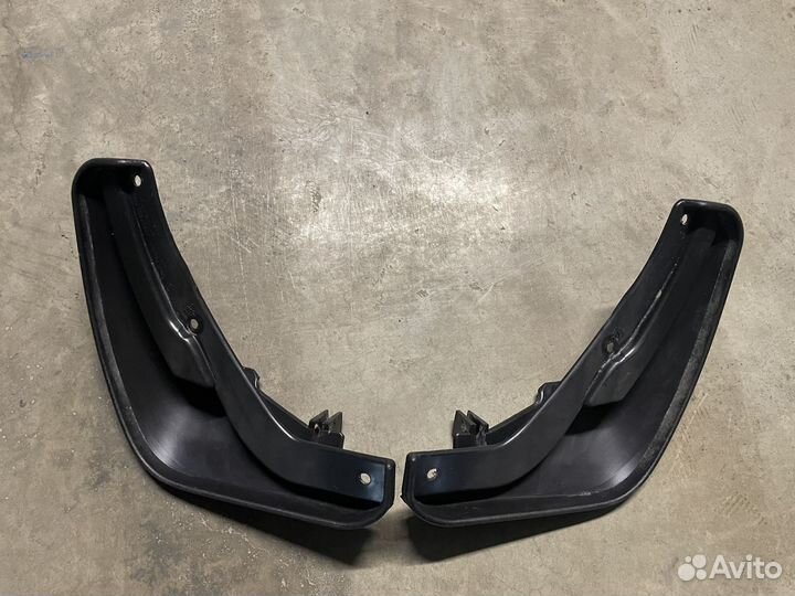 Брызговик передний Skoda Karoq (комплект)