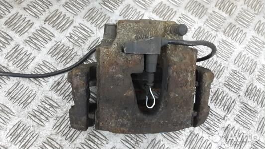 Суппорт тормозной передний левый mercedes benz E-c