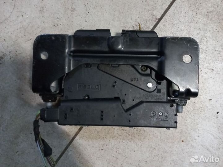 Замок багажника на BMW X3 F25