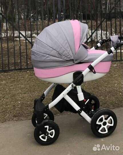 Продаётся Коляска Adamex Barletta 3 в 1