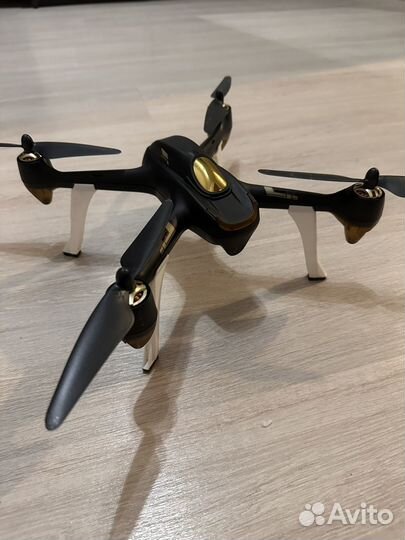 Квадрокоптер hubsan h501s