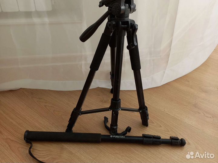 Штатив для видеокамеры