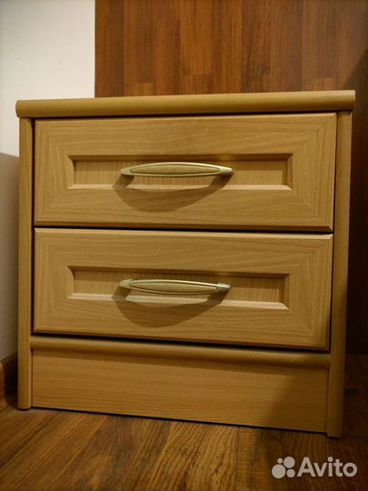 Тумба прикроватная